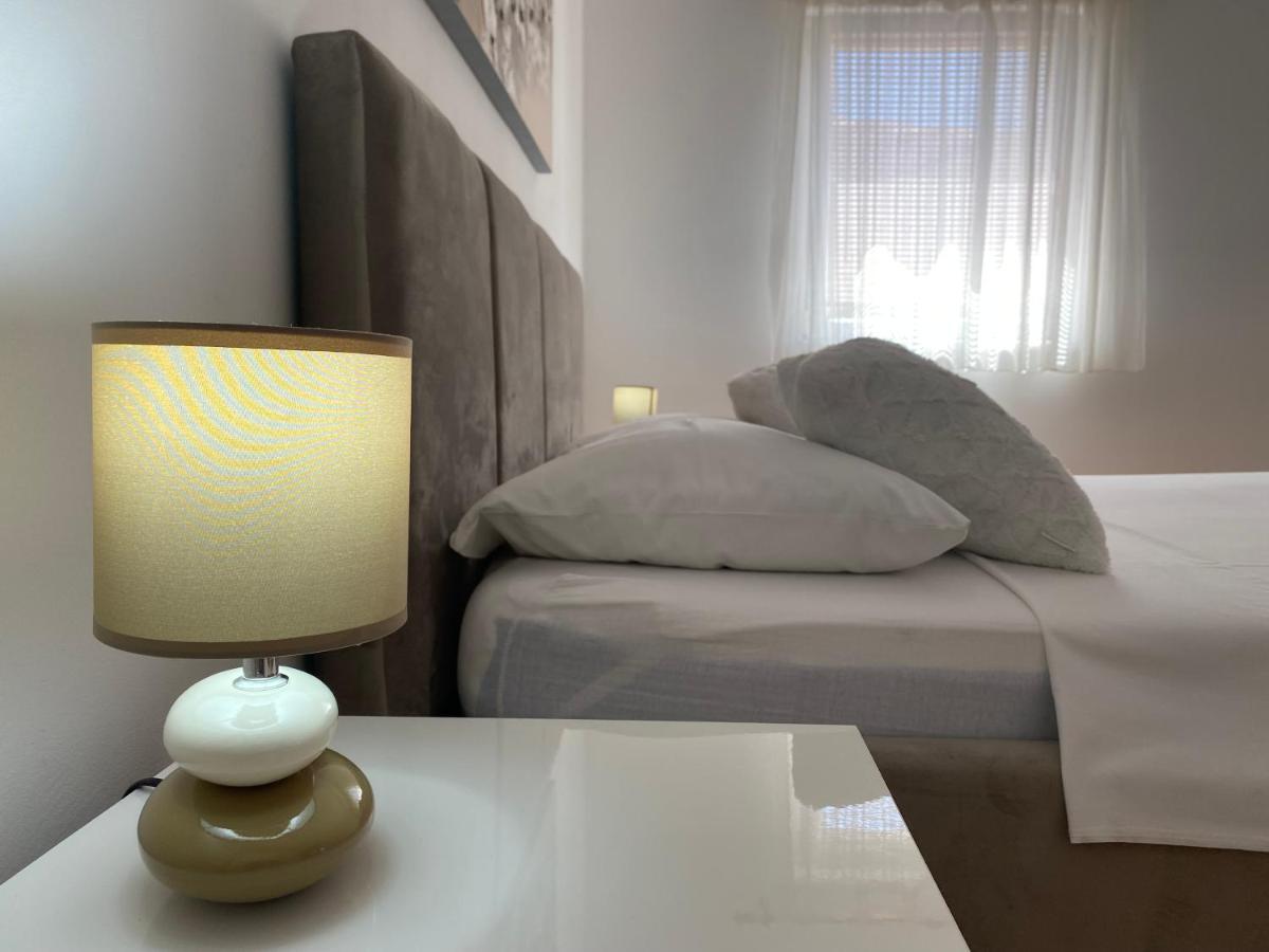 Apartmani Vera Primošten Exterior foto
