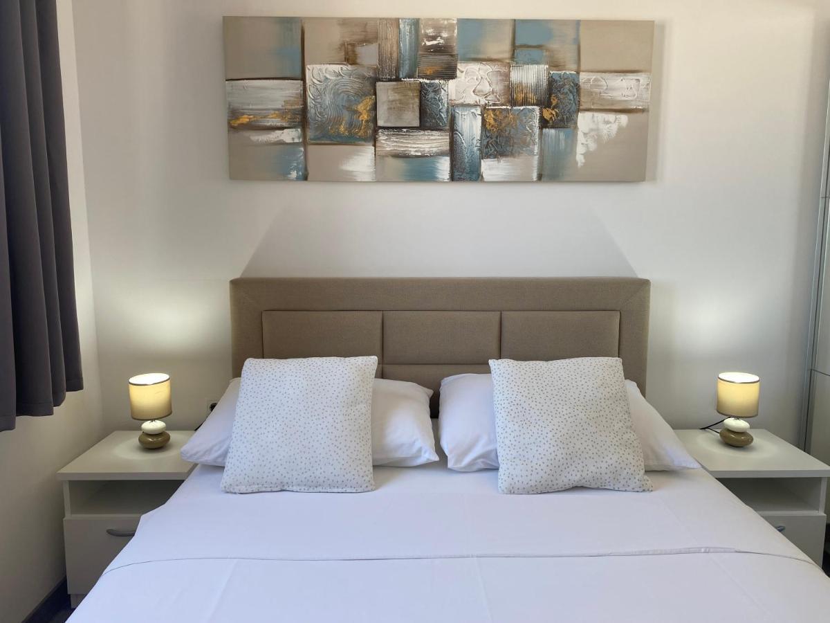 Apartmani Vera Primošten Exterior foto